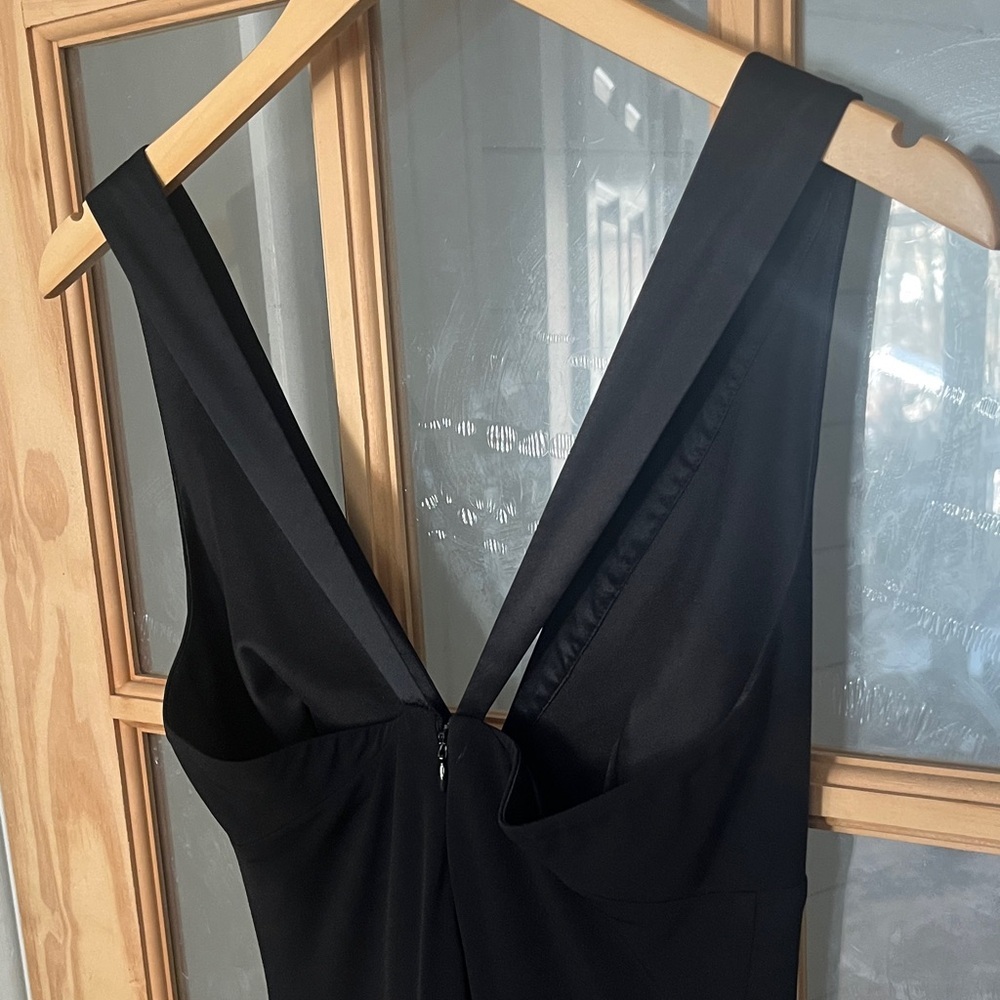 Laundry satin trim  Black Maxi Dress Gown deep v neck size 2 - Picture 4 of 9